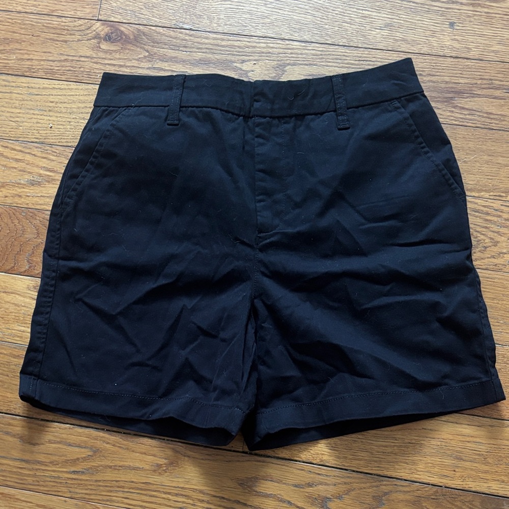 Gloria Vanderbilt Black Women's Shorts. ZC